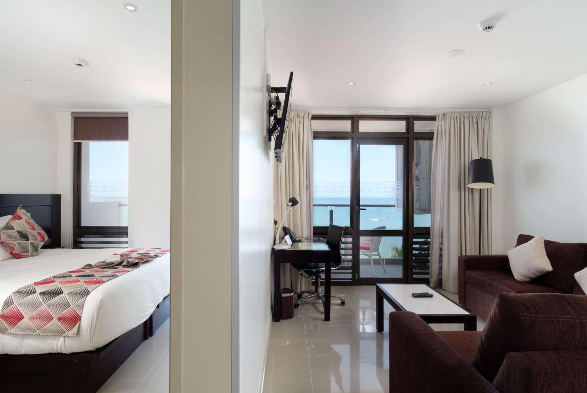 Ramada Suites By Wyndham Wailoaloa Beach Fiji Nadi Dış mekan fotoğraf