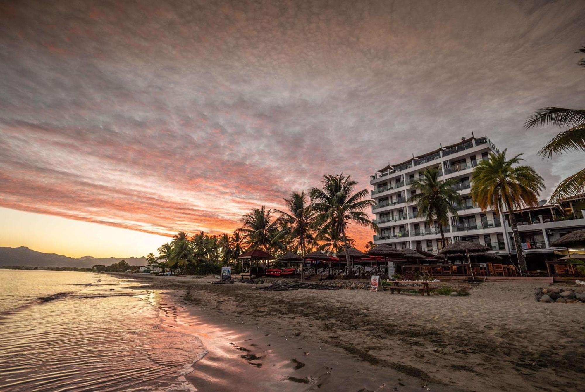 Ramada Suites By Wyndham Wailoaloa Beach Fiji Nadi Dış mekan fotoğraf