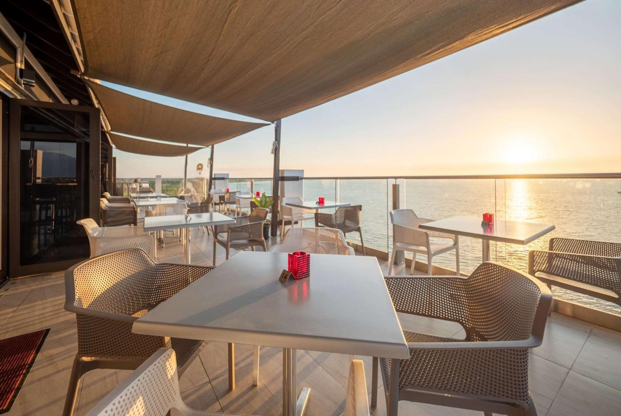 Ramada Suites By Wyndham Wailoaloa Beach Fiji Nadi Dış mekan fotoğraf